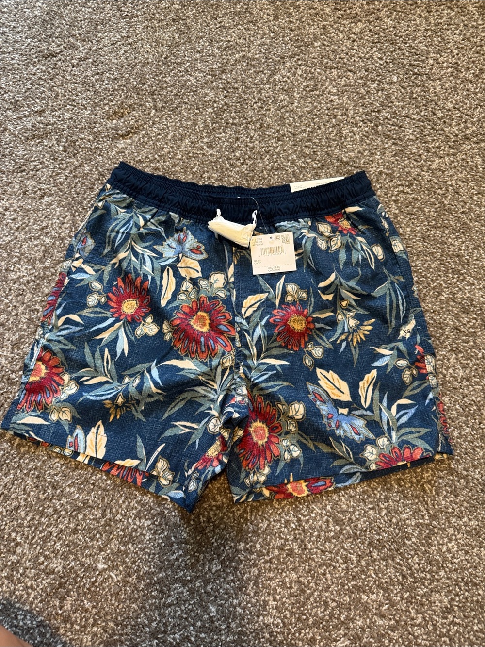 NWT Men's Blue Floral Swimsuit